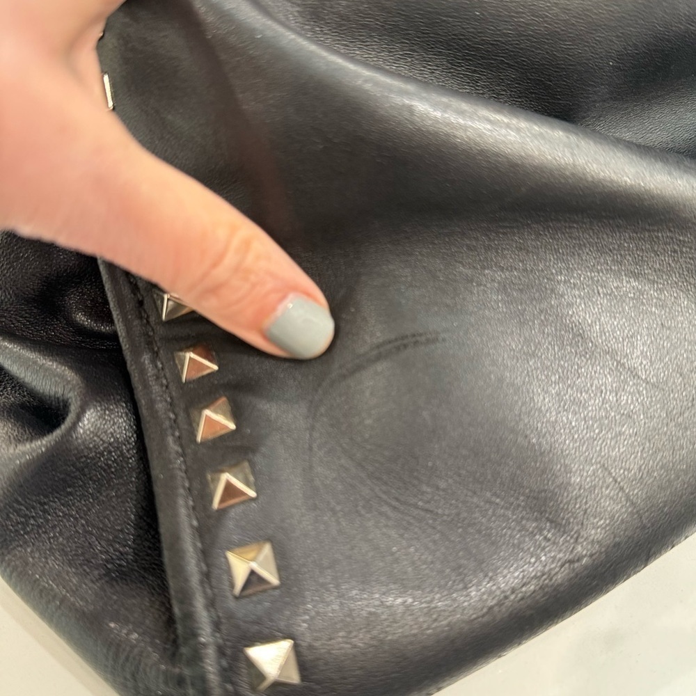 Valentino Rockstud Shopper black lambskin leather tote bag w/ gold rockstuds - Picture 8 of 16